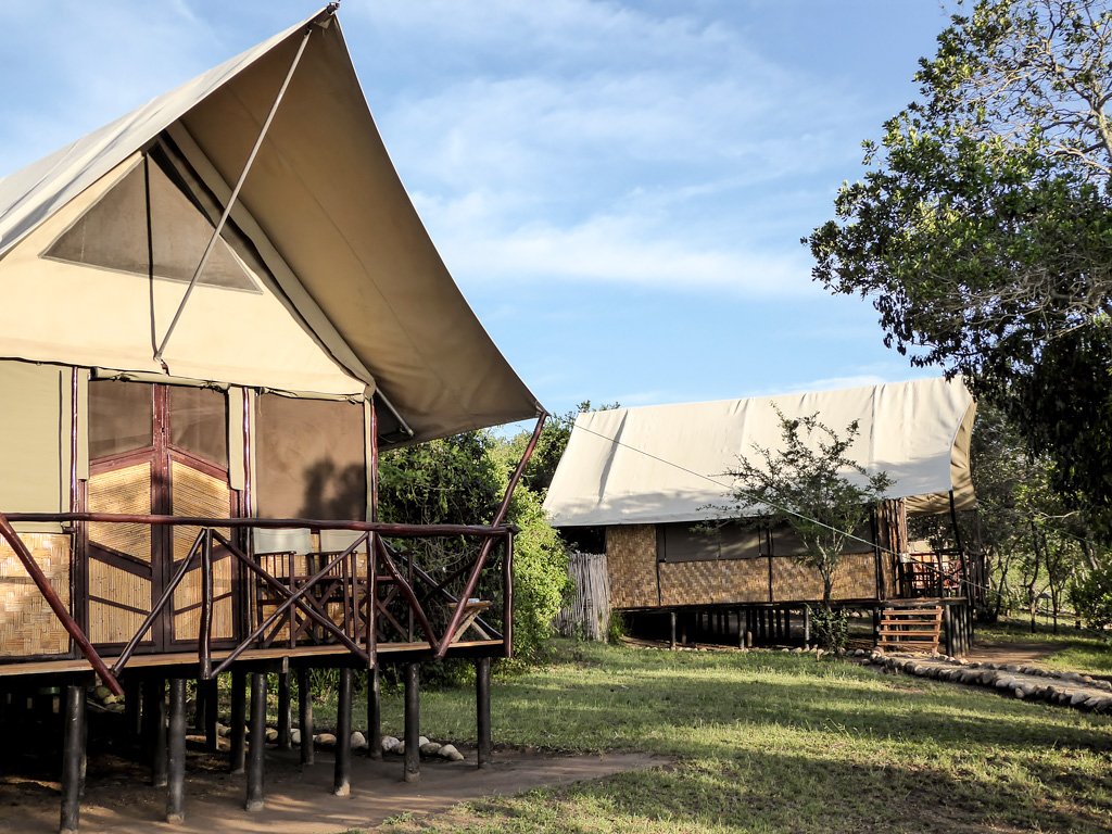 Exterior-view-of-tented-bush-lodge-Queen-Elizabeth-National-Park-Uganda