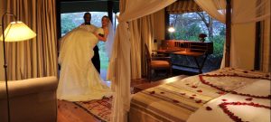 honeymoon-suite-with-the-views-of-victoria-Nile-Uganda-Africa