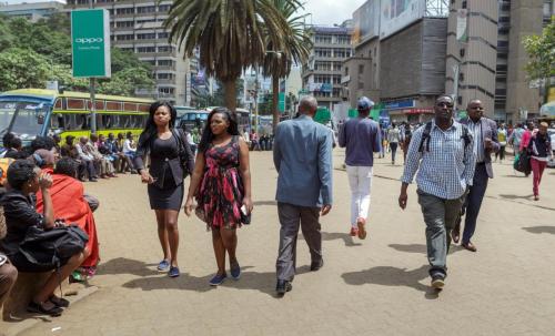 Fussgaenger in Nairobi